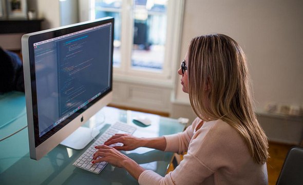 Absolutamente qualquer um que não tem nenhum conhecimento excepcional